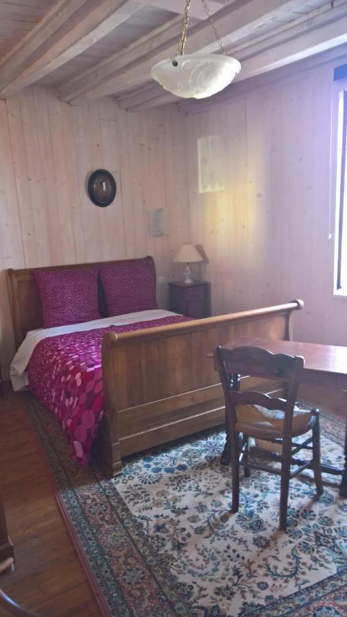 Chambre D Hote 1873 Frasne 객실 사진